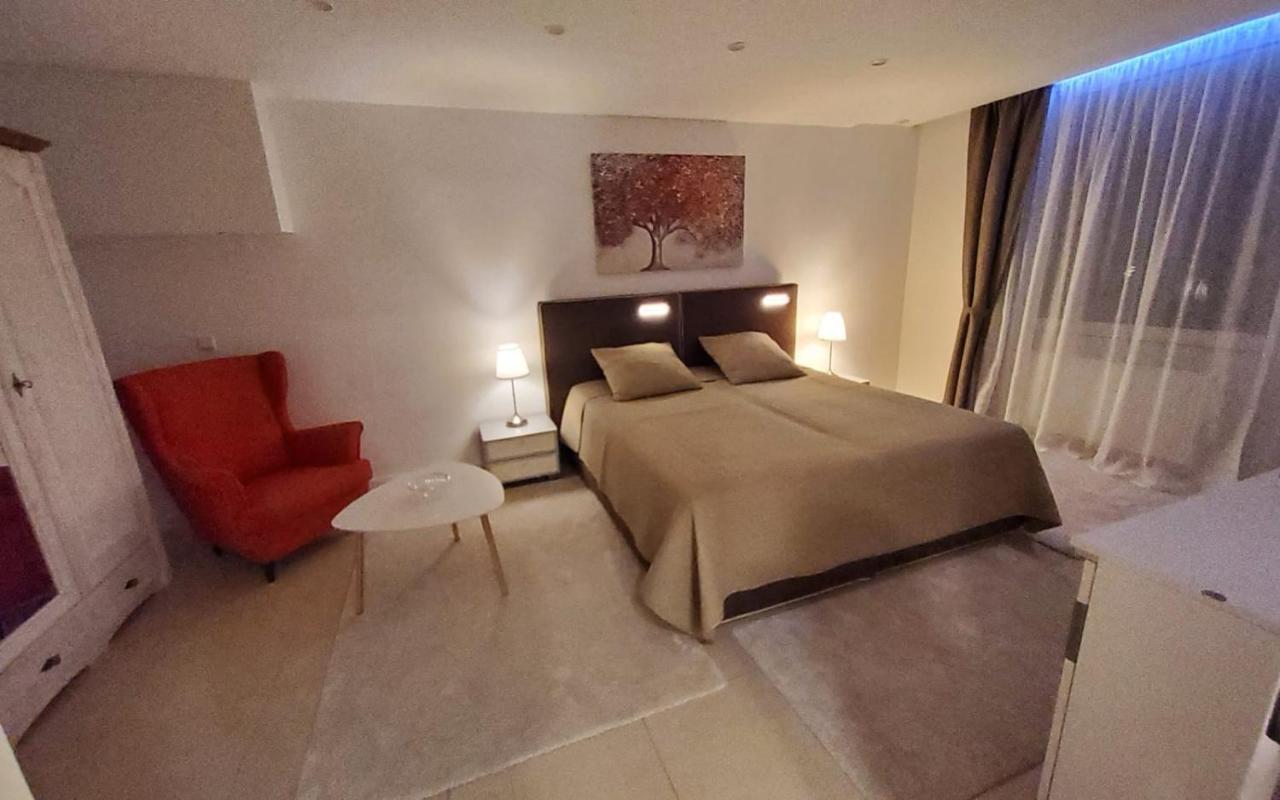 3 Zimmer Wohnung - Keine Party Wohnung ! 6 Personen Düsseldorf Dış mekan fotoğraf